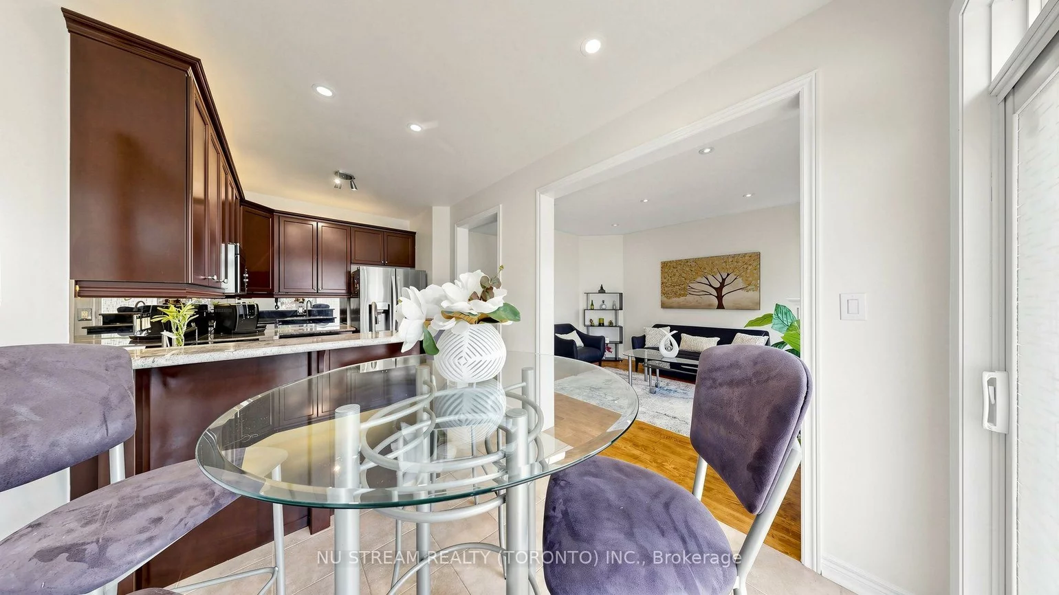 16, Radmore, Box Grove, Markham