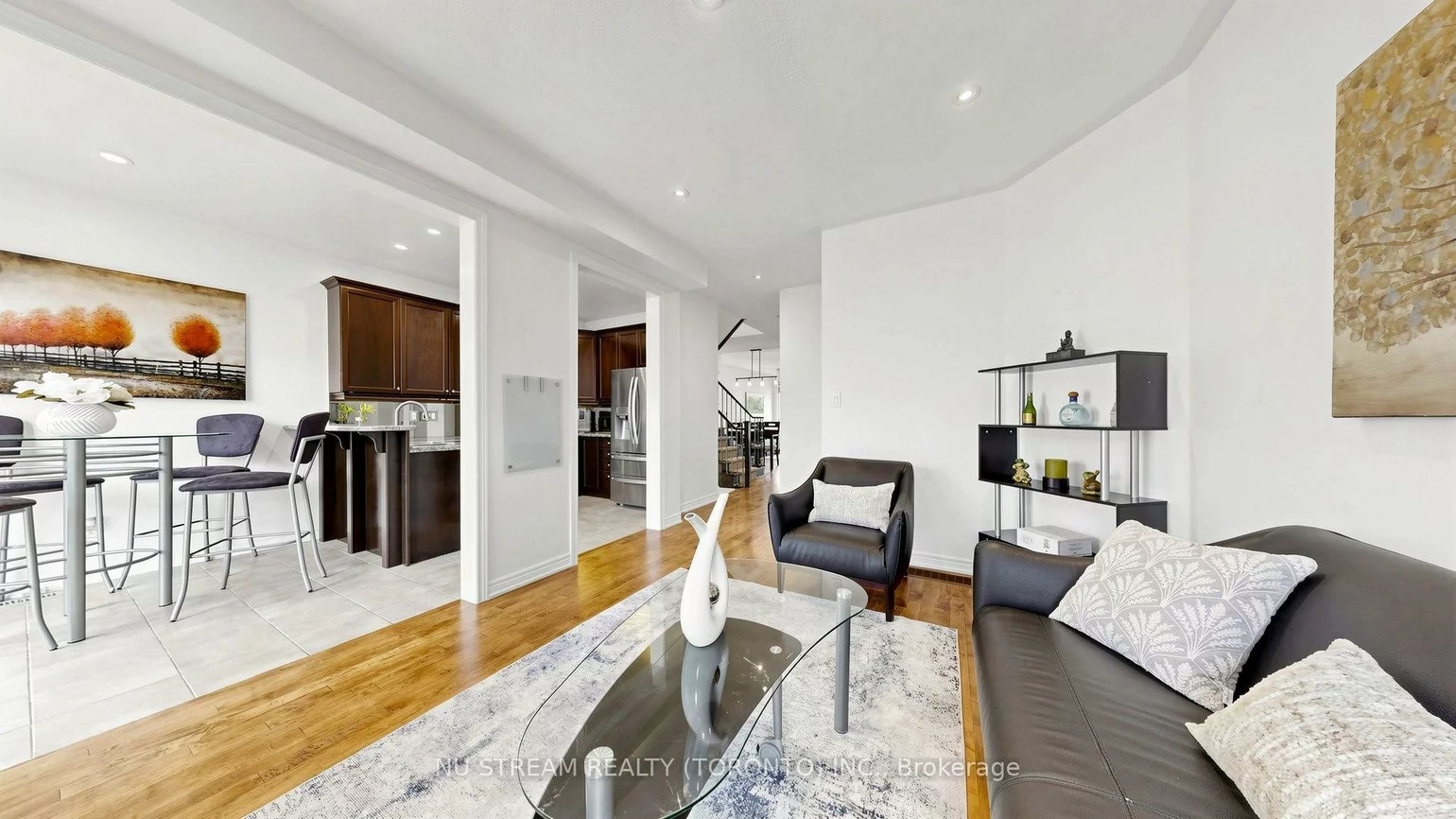16, Radmore, Box Grove, Markham
