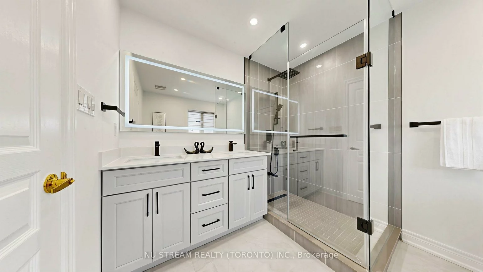 16, Radmore, Box Grove, Markham