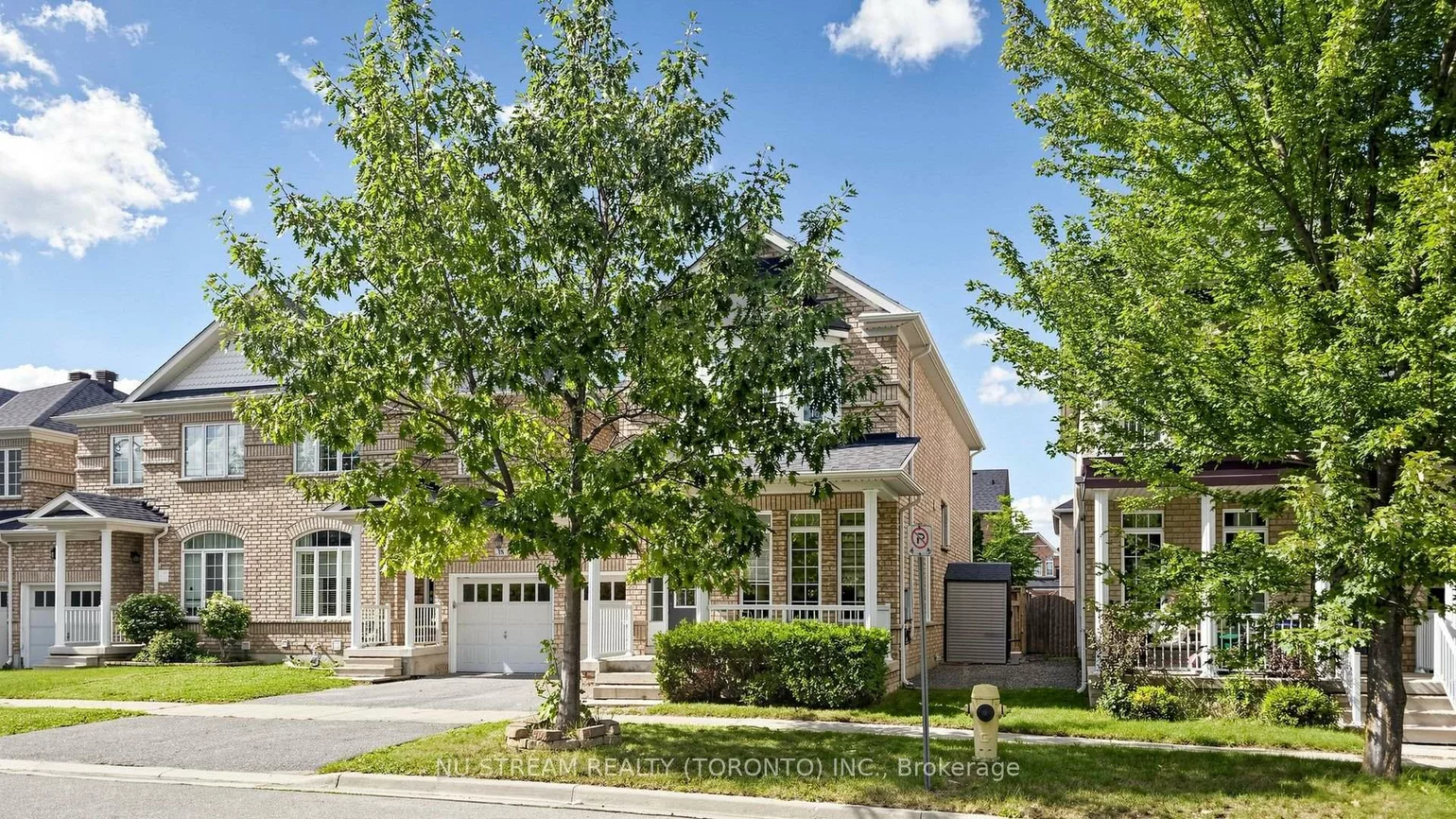 16, Radmore, Box Grove, Markham