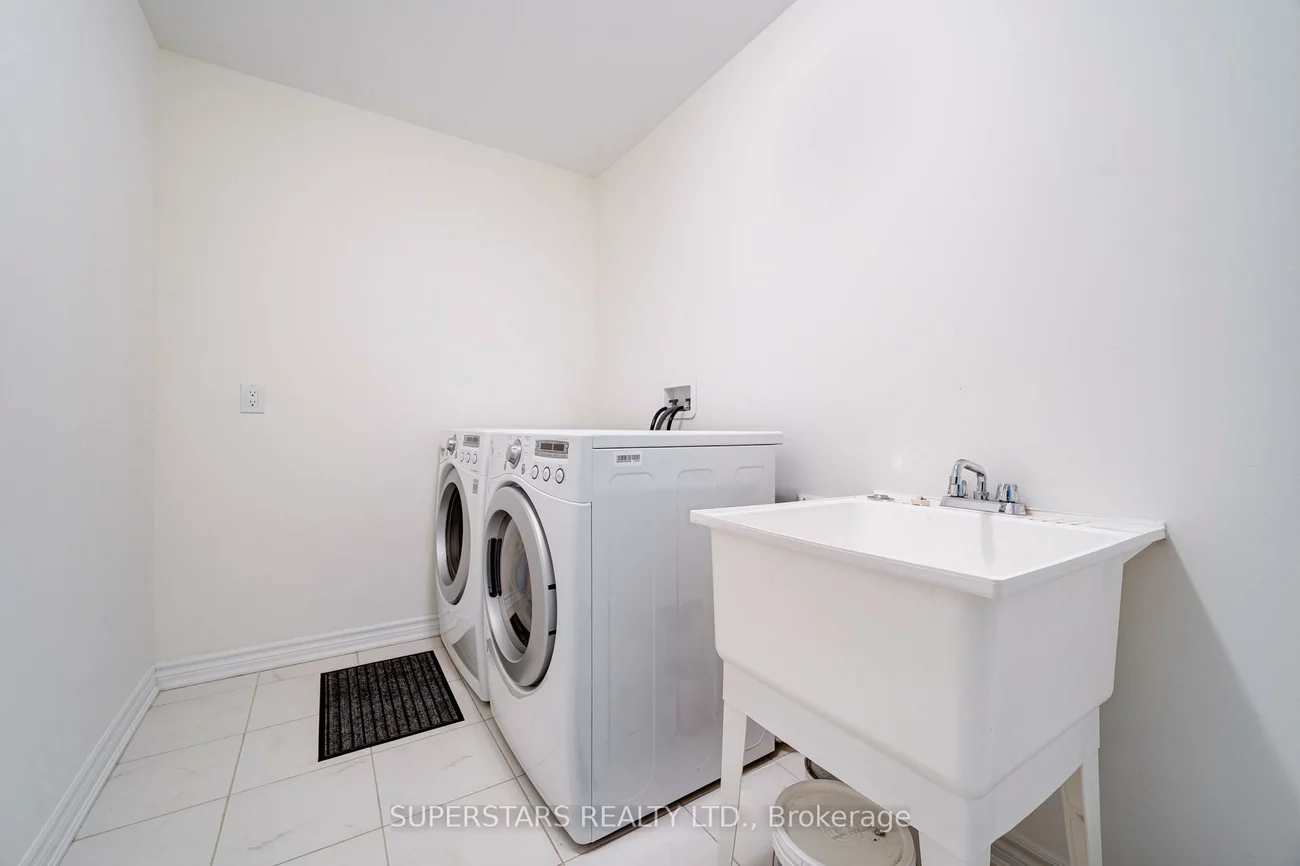 241, Rustle Woods, Cornell, Markham