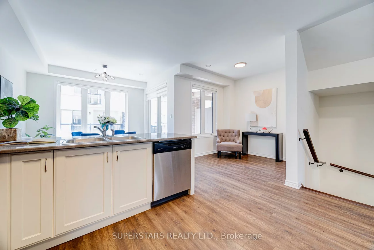 241, Rustle Woods, Cornell, Markham