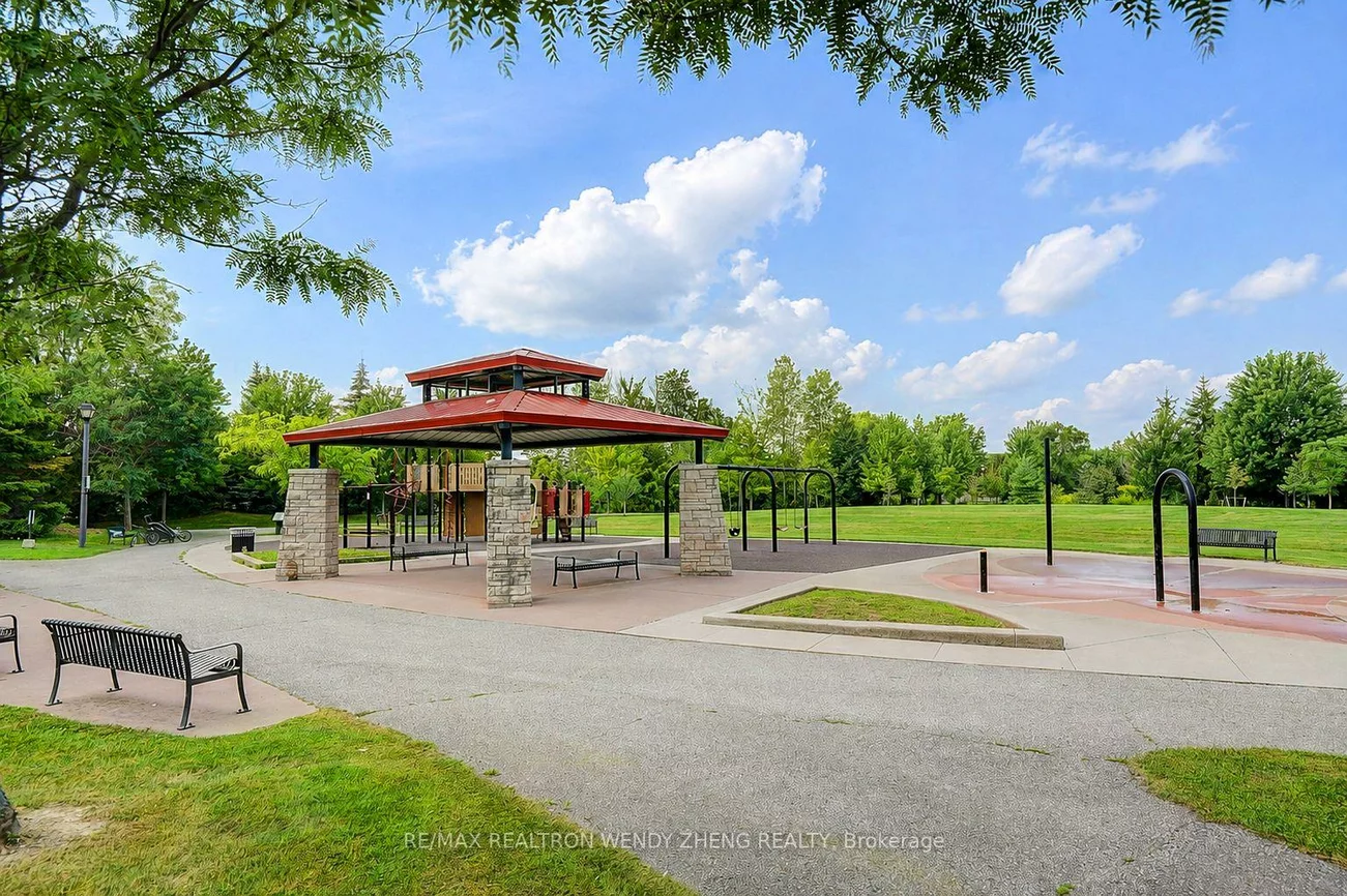16, Anita, Village Green-South Unionville, Markham