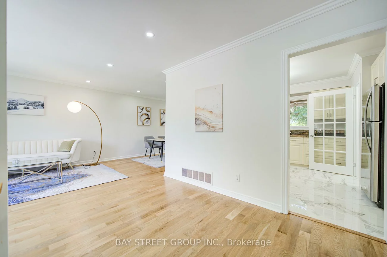 4, Sir Brandiles, Markham Village, Markham