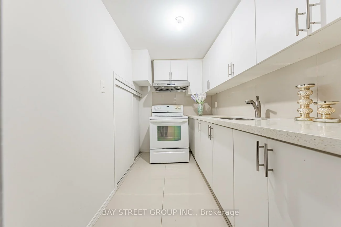 4, Sir Brandiles, Markham Village, Markham