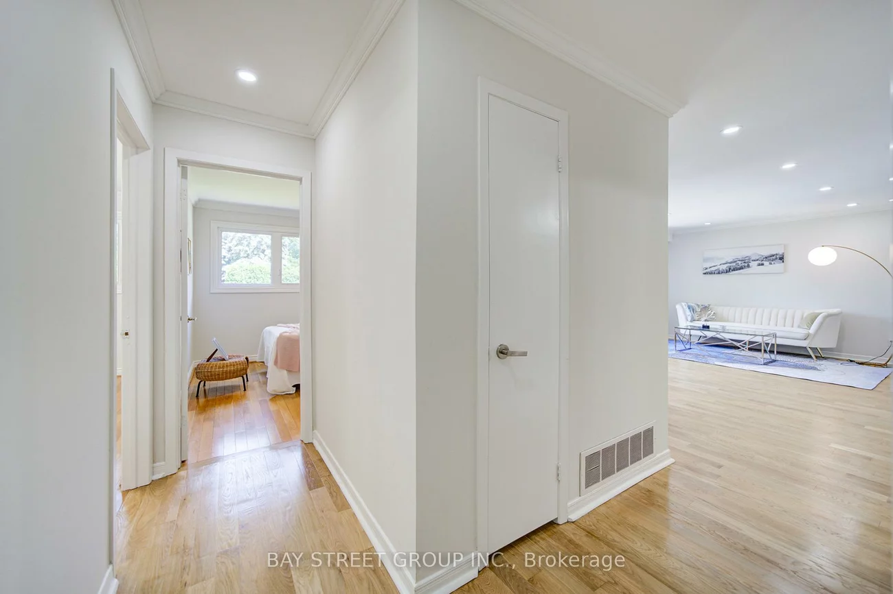 4, Sir Brandiles, Markham Village, Markham