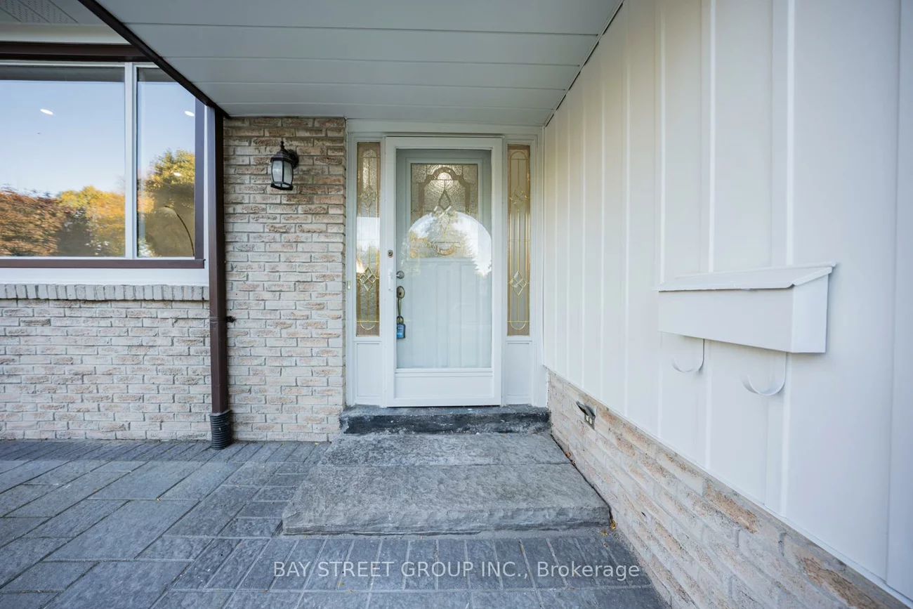 4, Sir Brandiles, Markham Village, Markham