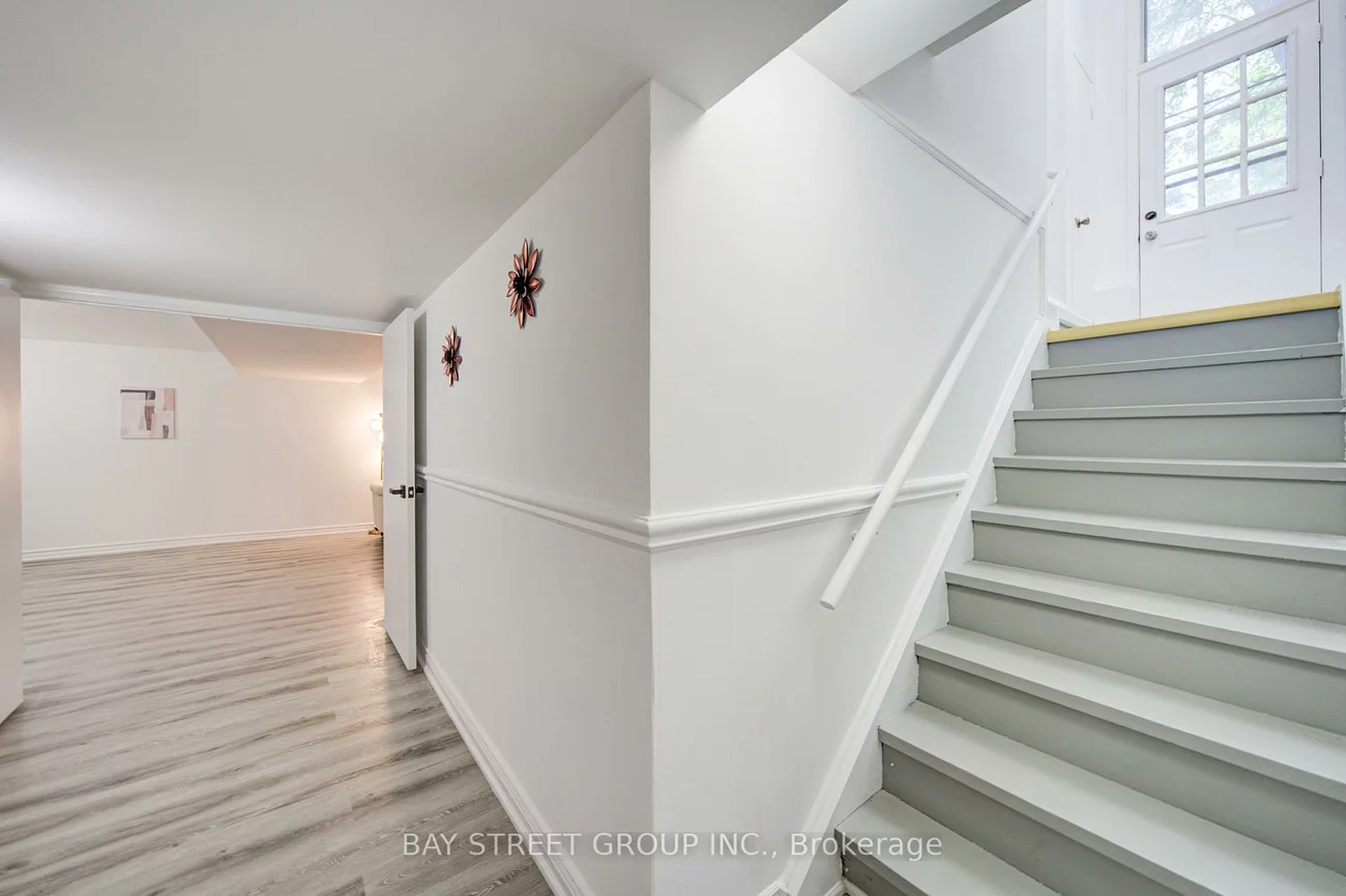 4, Sir Brandiles, Markham Village, Markham
