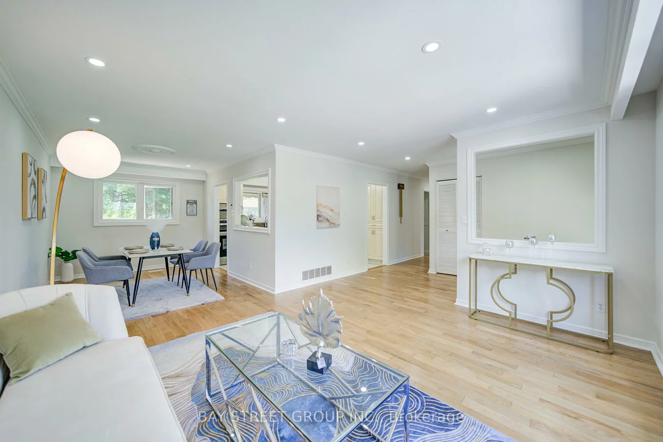 4, Sir Brandiles, Markham Village, Markham