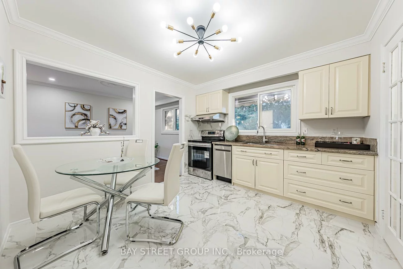 4, Sir Brandiles, Markham Village, Markham