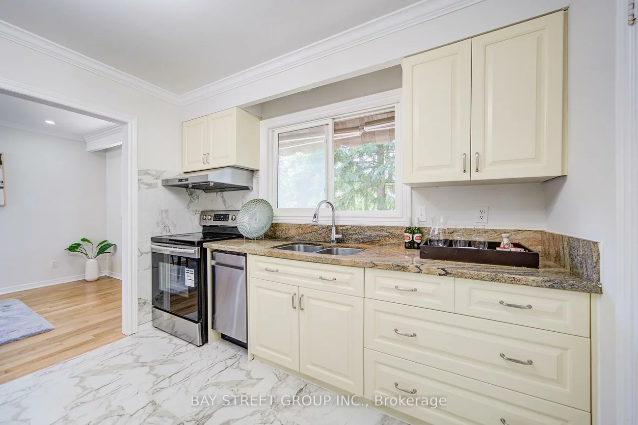 4, Sir Brandiles, Markham Village, Markham