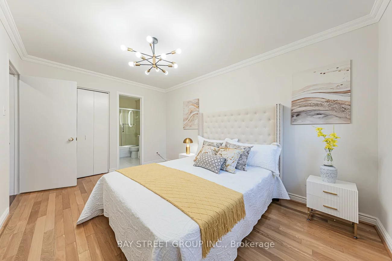 4, Sir Brandiles, Markham Village, Markham