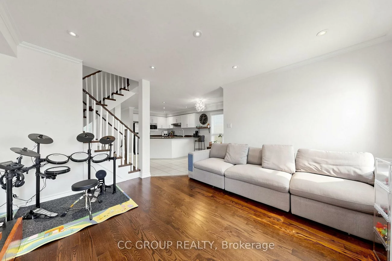 34, Glendennan, Cornell, Markham