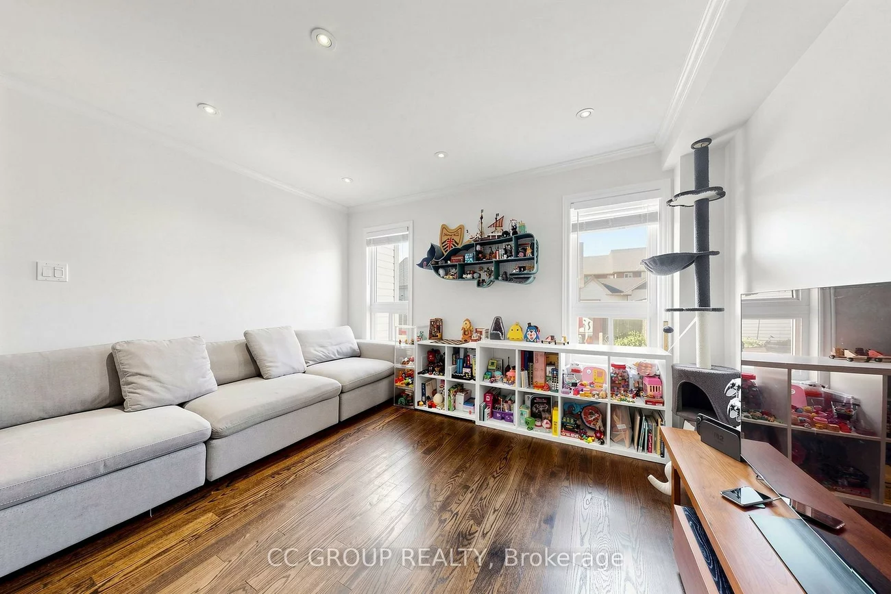 34, Glendennan, Cornell, Markham