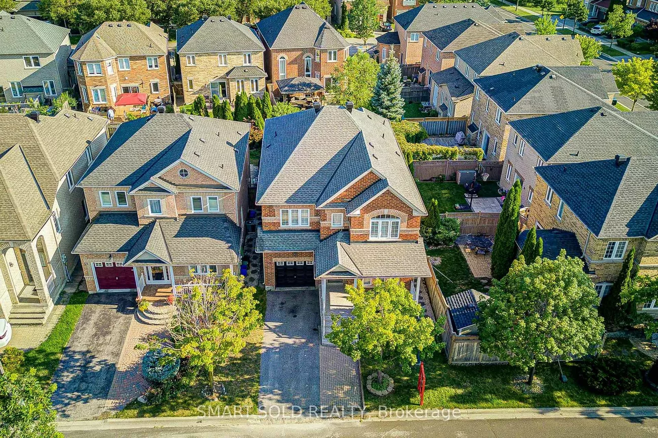 39, Victoria Wood, Greensborough, Markham