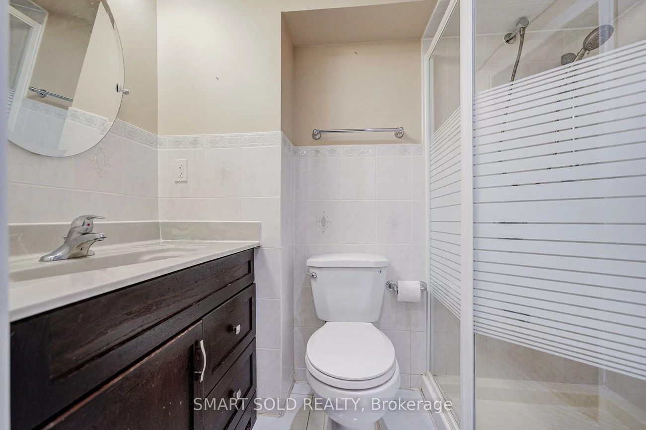 39, Victoria Wood, Greensborough, Markham