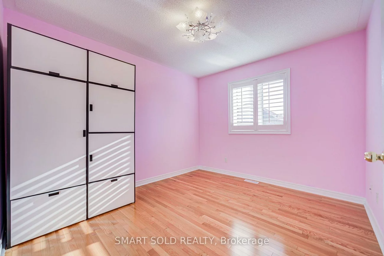 39, Victoria Wood, Greensborough, Markham