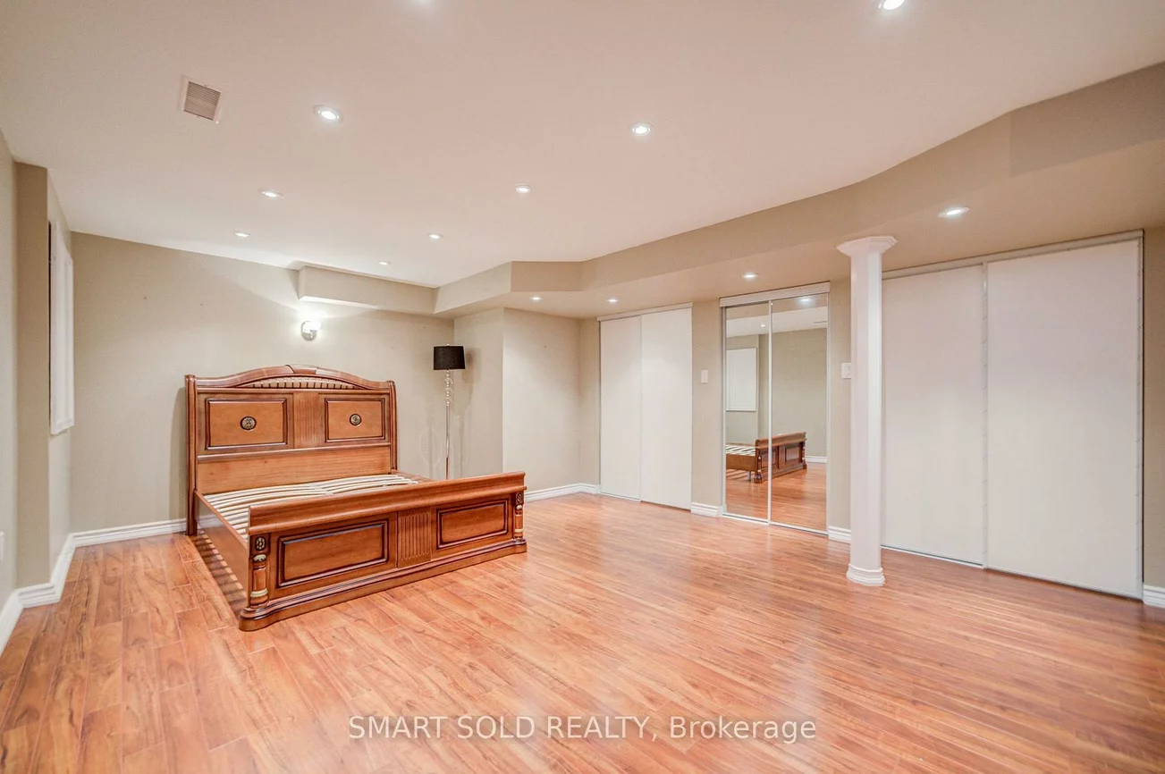 39, Victoria Wood, Greensborough, Markham