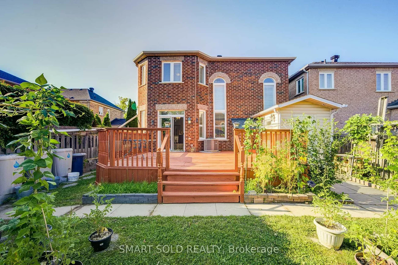 39, Victoria Wood, Greensborough, Markham