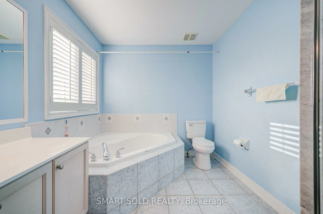 39, Victoria Wood, Greensborough, Markham