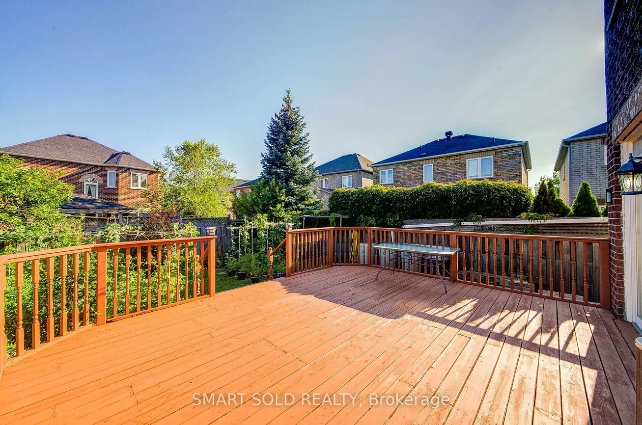 39, Victoria Wood, Greensborough, Markham