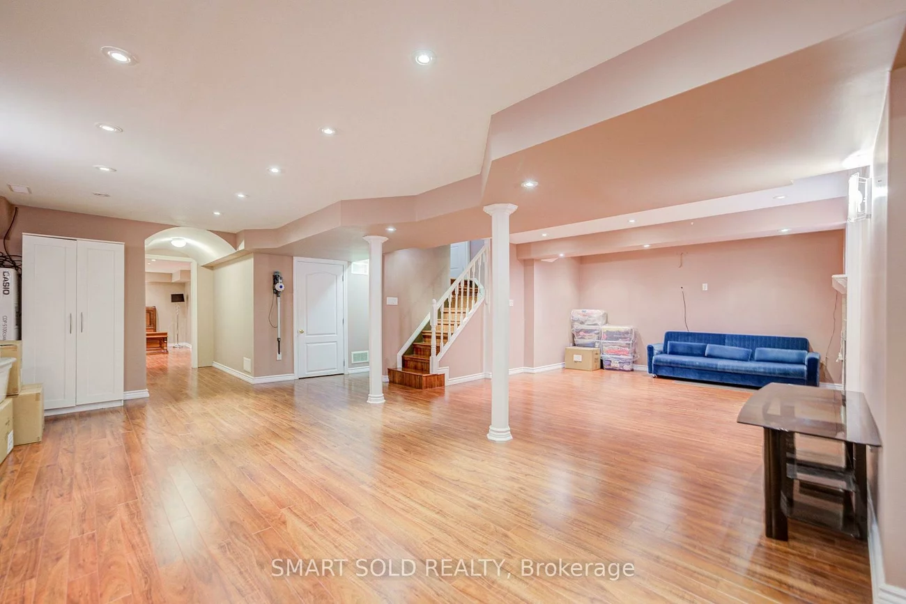 39, Victoria Wood, Greensborough, Markham