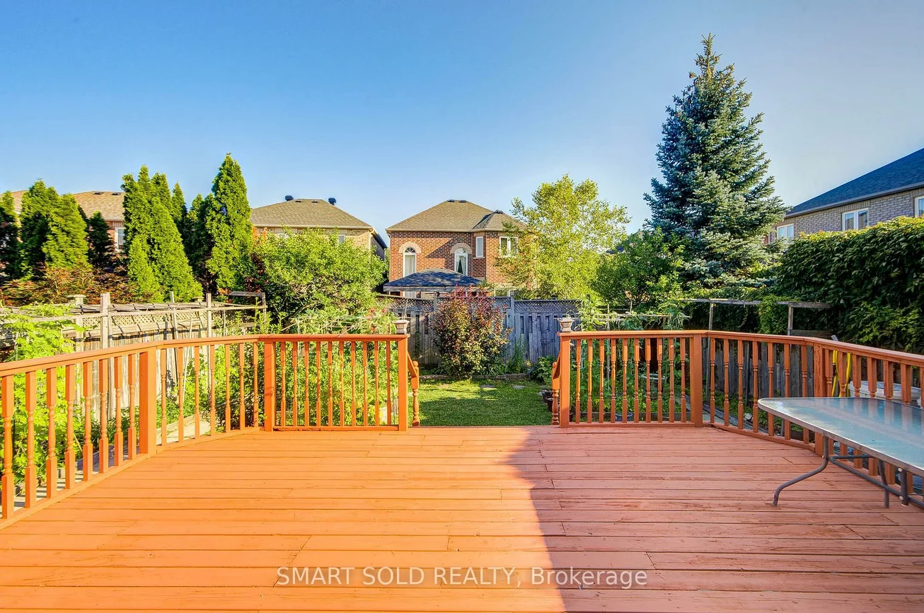 39, Victoria Wood, Greensborough, Markham