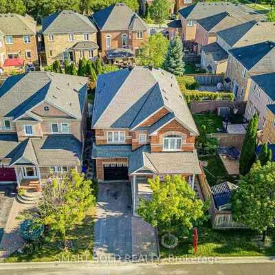 39, Victoria Wood, Greensborough, Markham