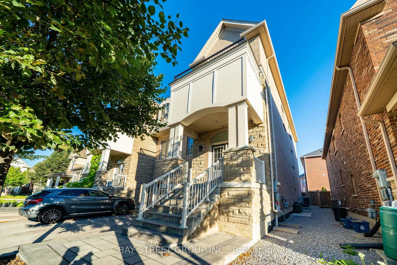8, Zeng Cheng, Victoria Square, Markham