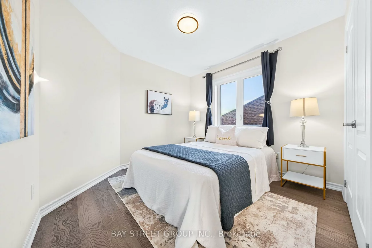 8, Zeng Cheng, Victoria Square, Markham
