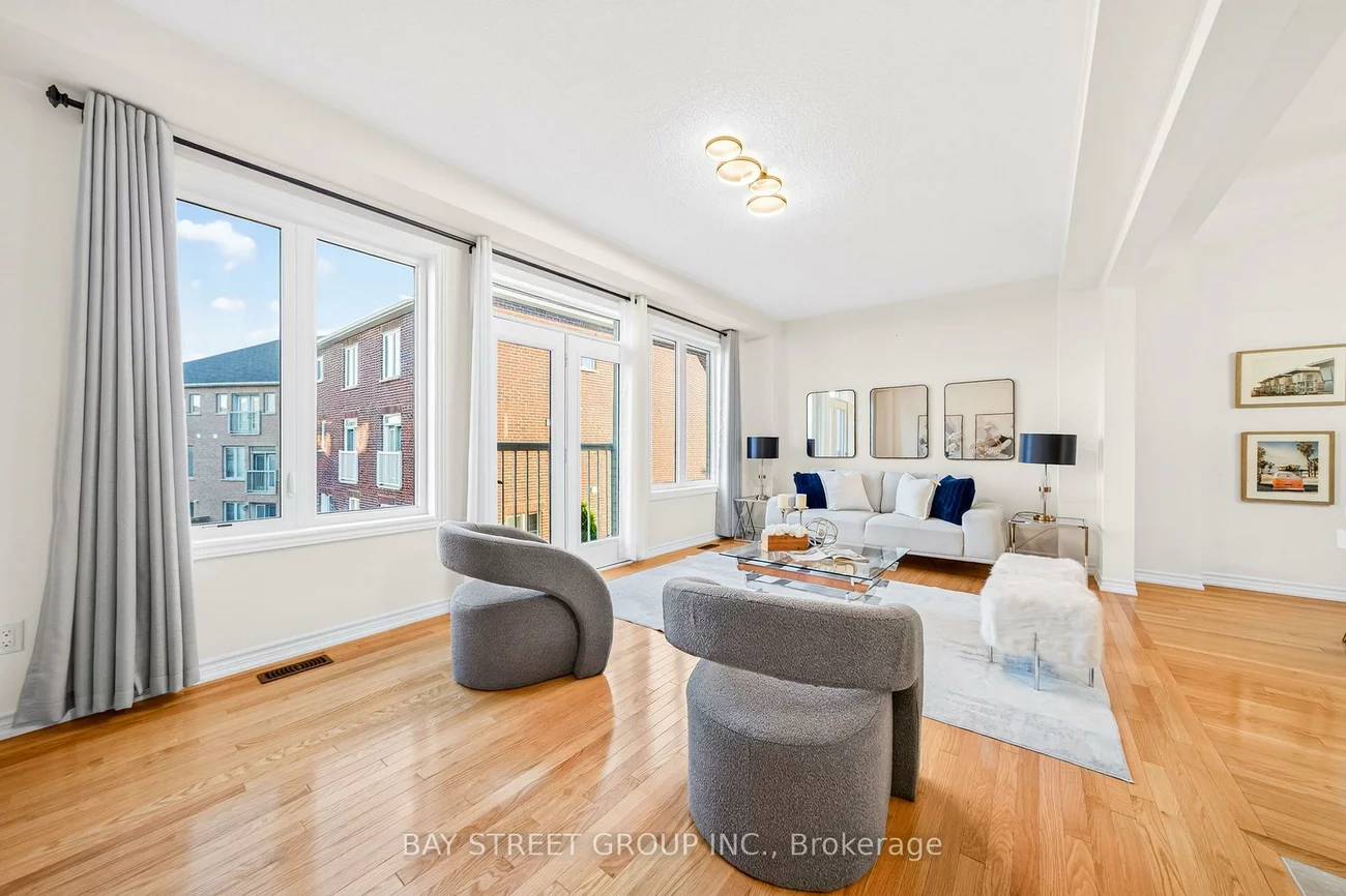 8, Zeng Cheng, Victoria Square, Markham