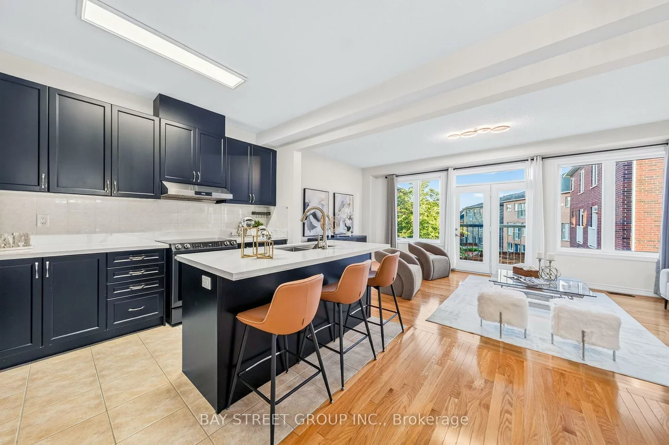 8, Zeng Cheng, Victoria Square, Markham