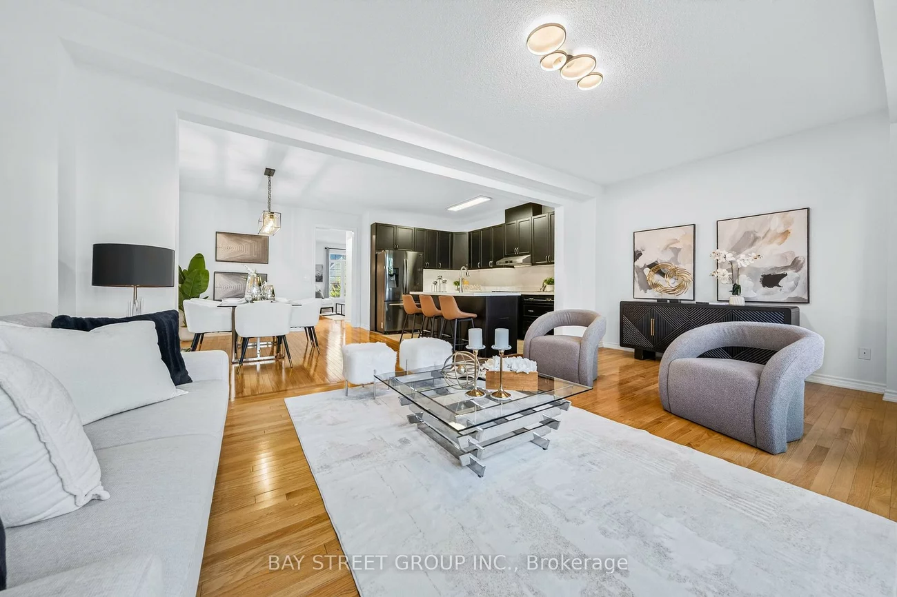 8, Zeng Cheng, Victoria Square, Markham