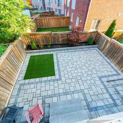 8, Zeng Cheng, Victoria Square, Markham