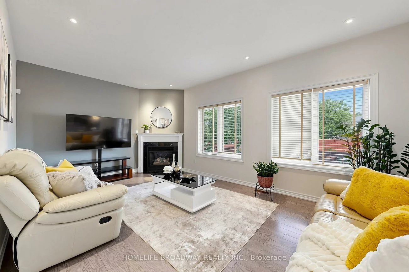 143, Village Gate, Cachet, Markham