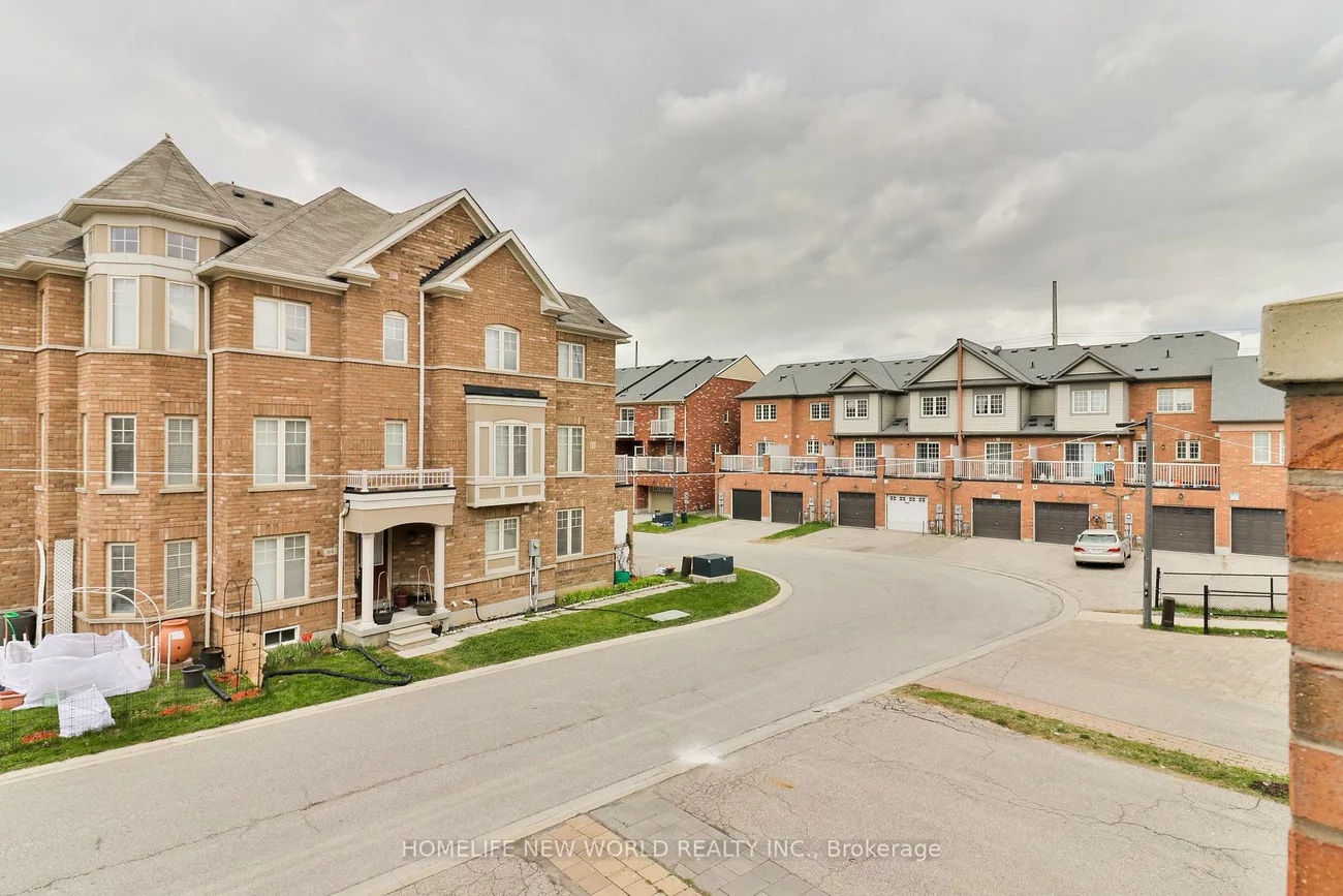 10004, McCowan, Berczy, Markham