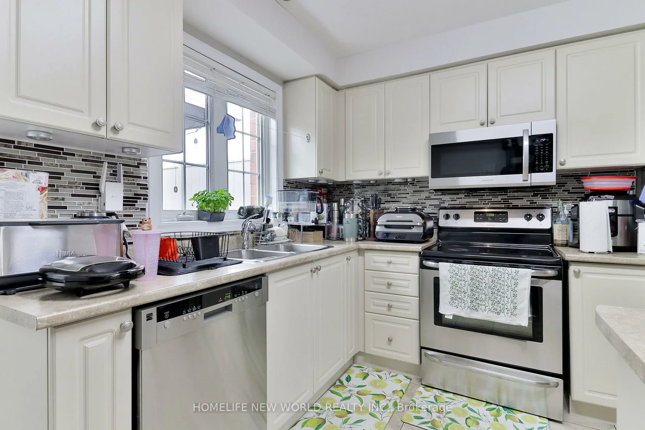10004, McCowan, Berczy, Markham