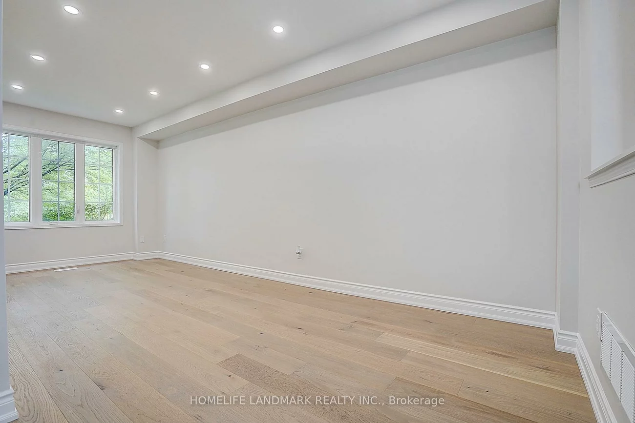 403, White's Hill, Cornell, Markham