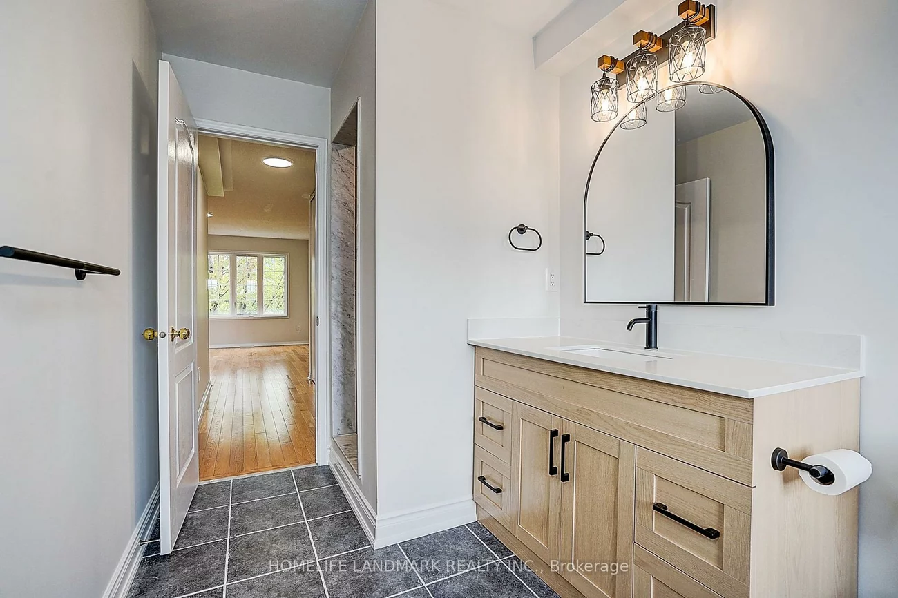 403, White's Hill, Cornell, Markham