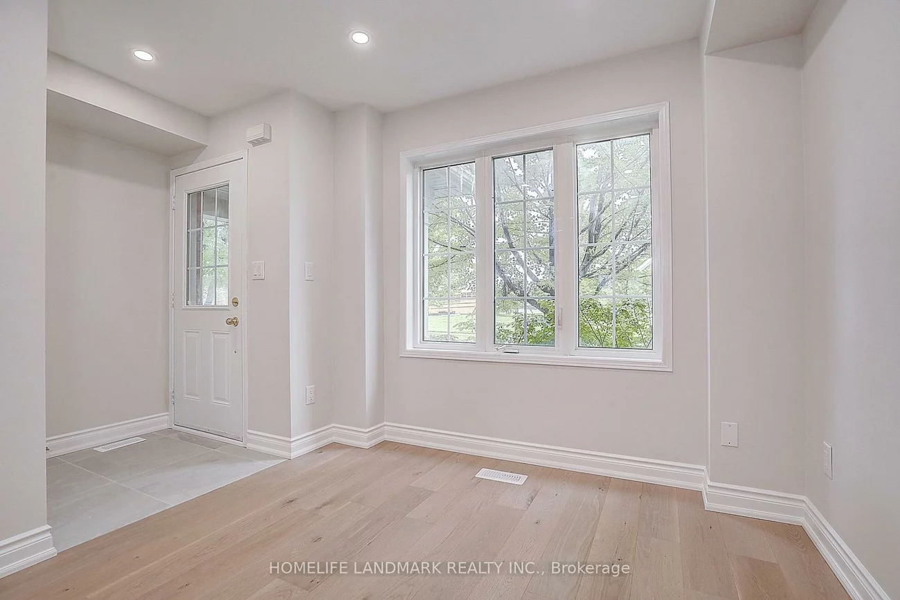 403, White's Hill, Cornell, Markham