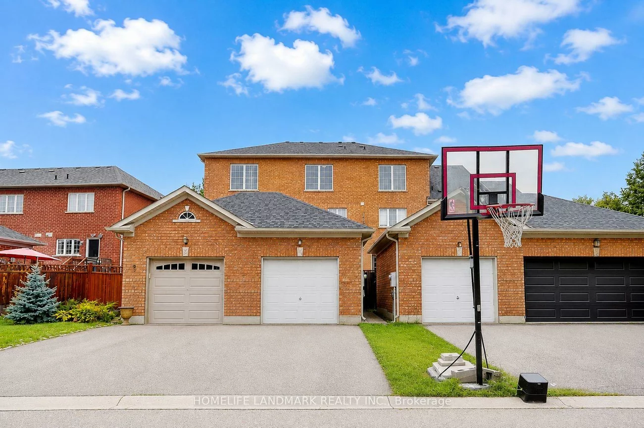 403, White's Hill, Cornell, Markham
