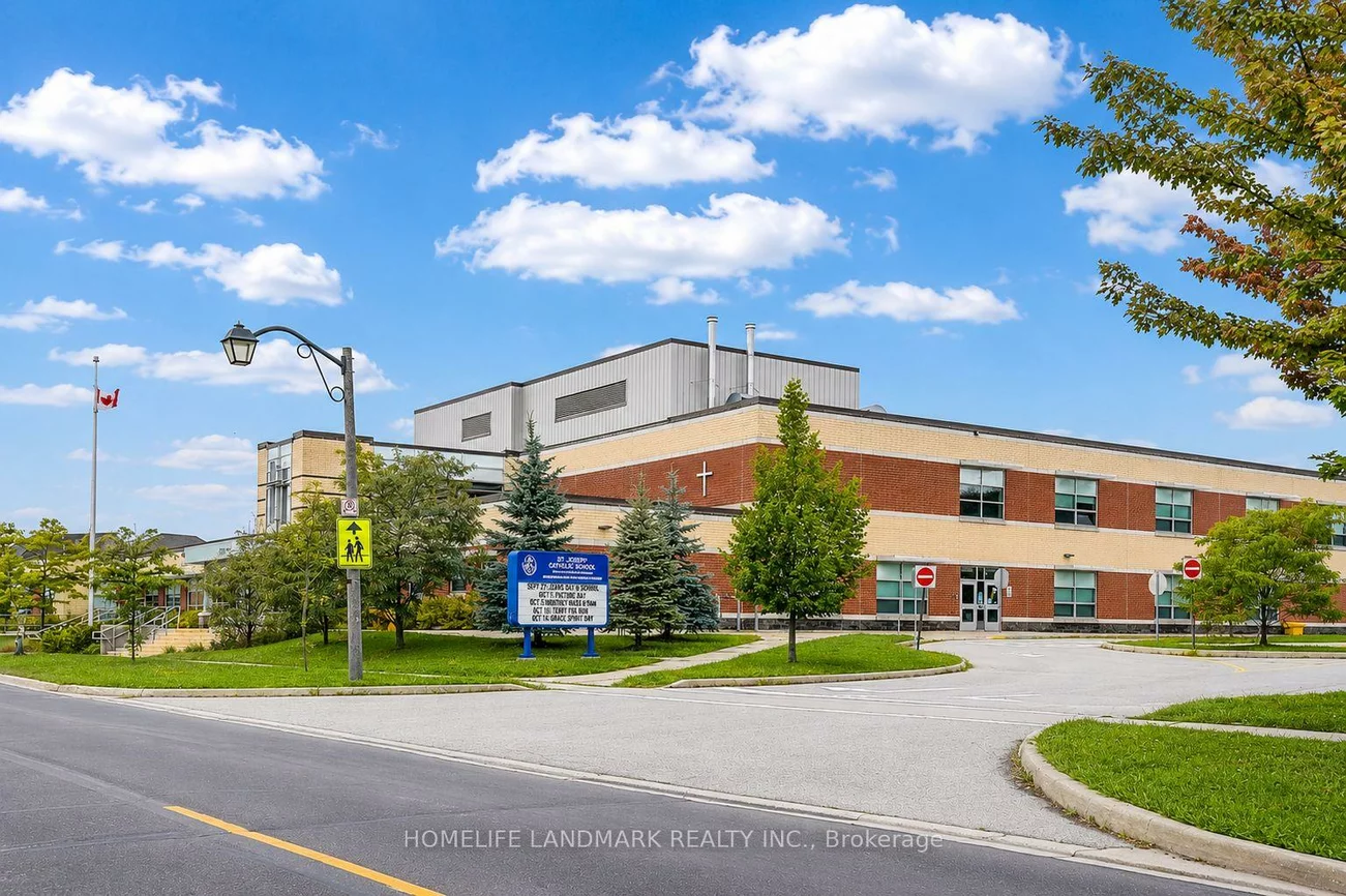 403, White's Hill, Cornell, Markham