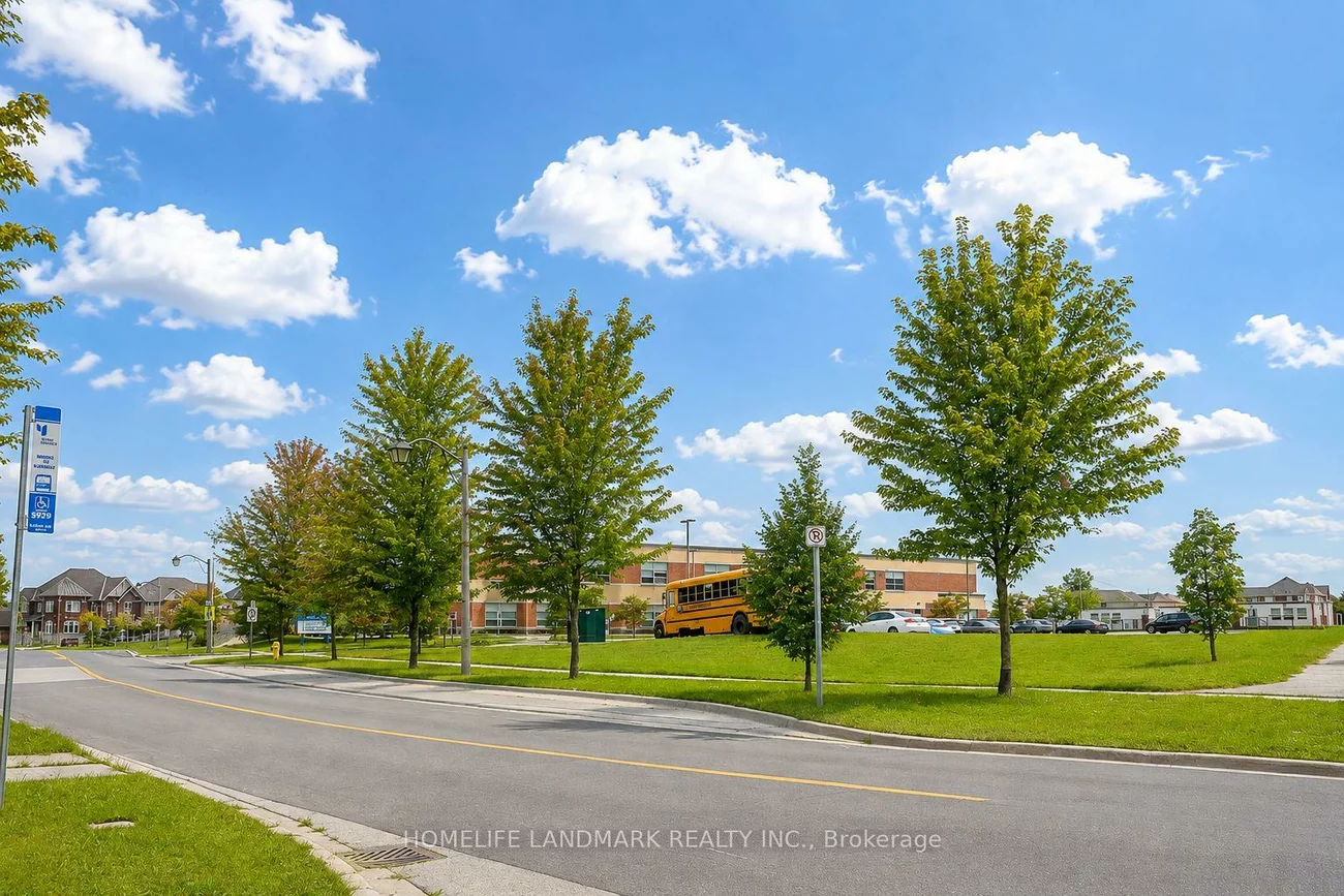 403, White's Hill, Cornell, Markham