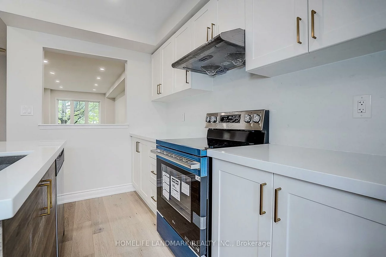 403, White's Hill, Cornell, Markham
