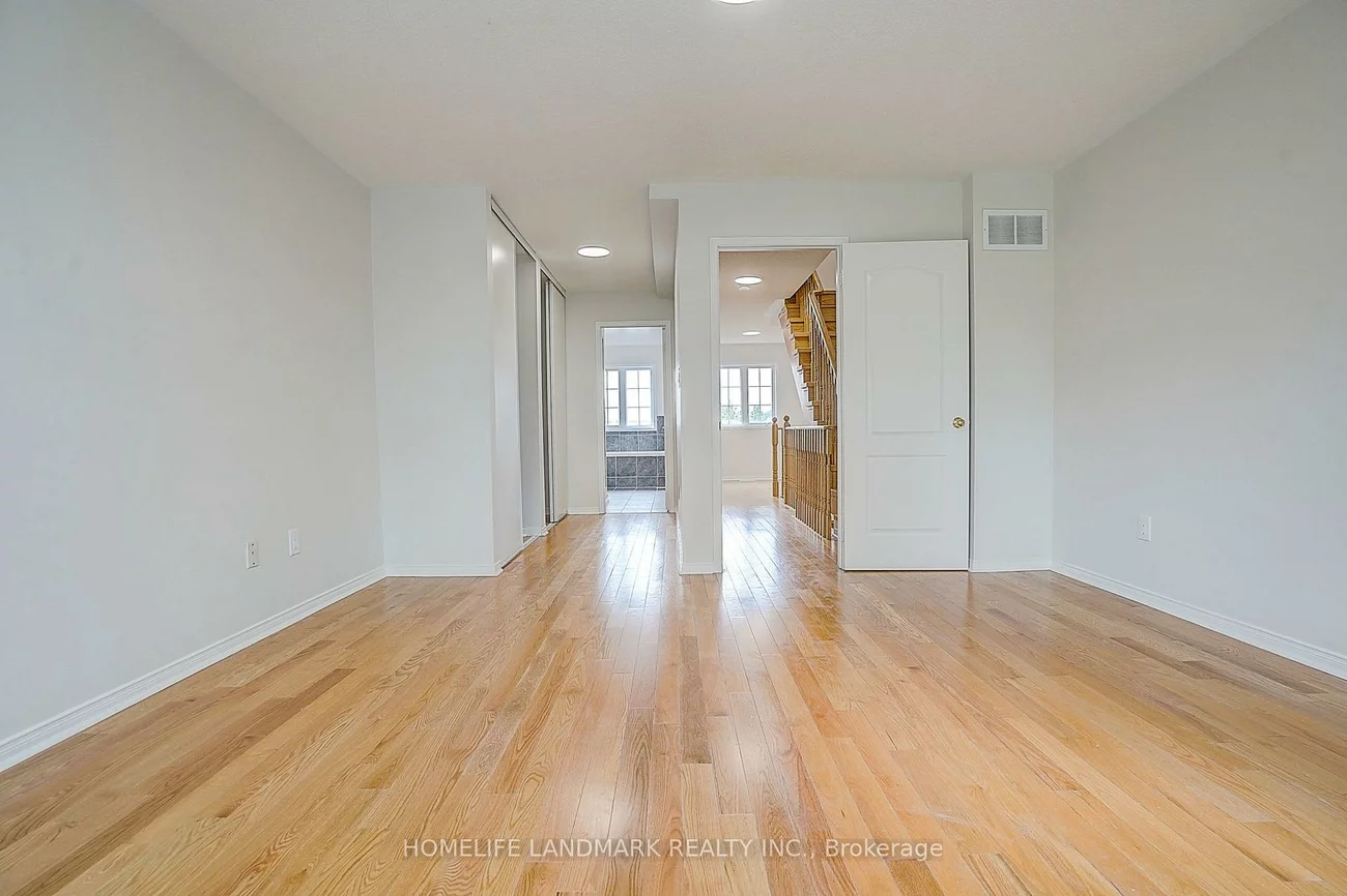 403, White's Hill, Cornell, Markham