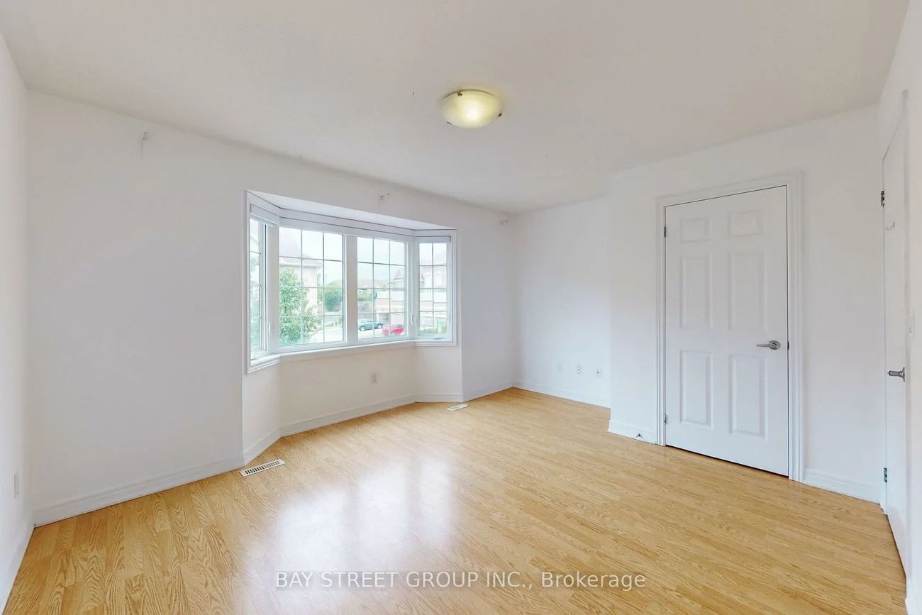 7, Tufo, Victoria Square, Markham