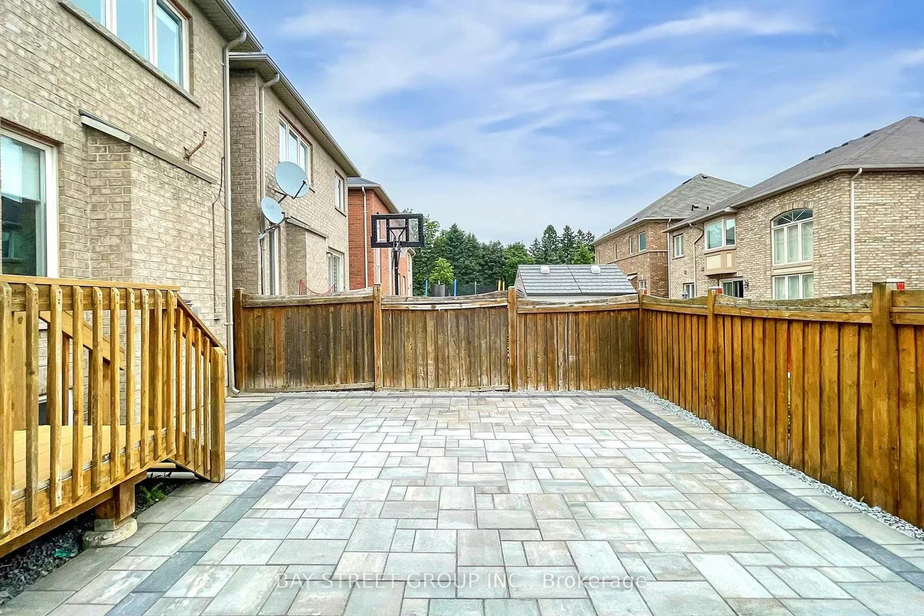 7, Tufo, Victoria Square, Markham