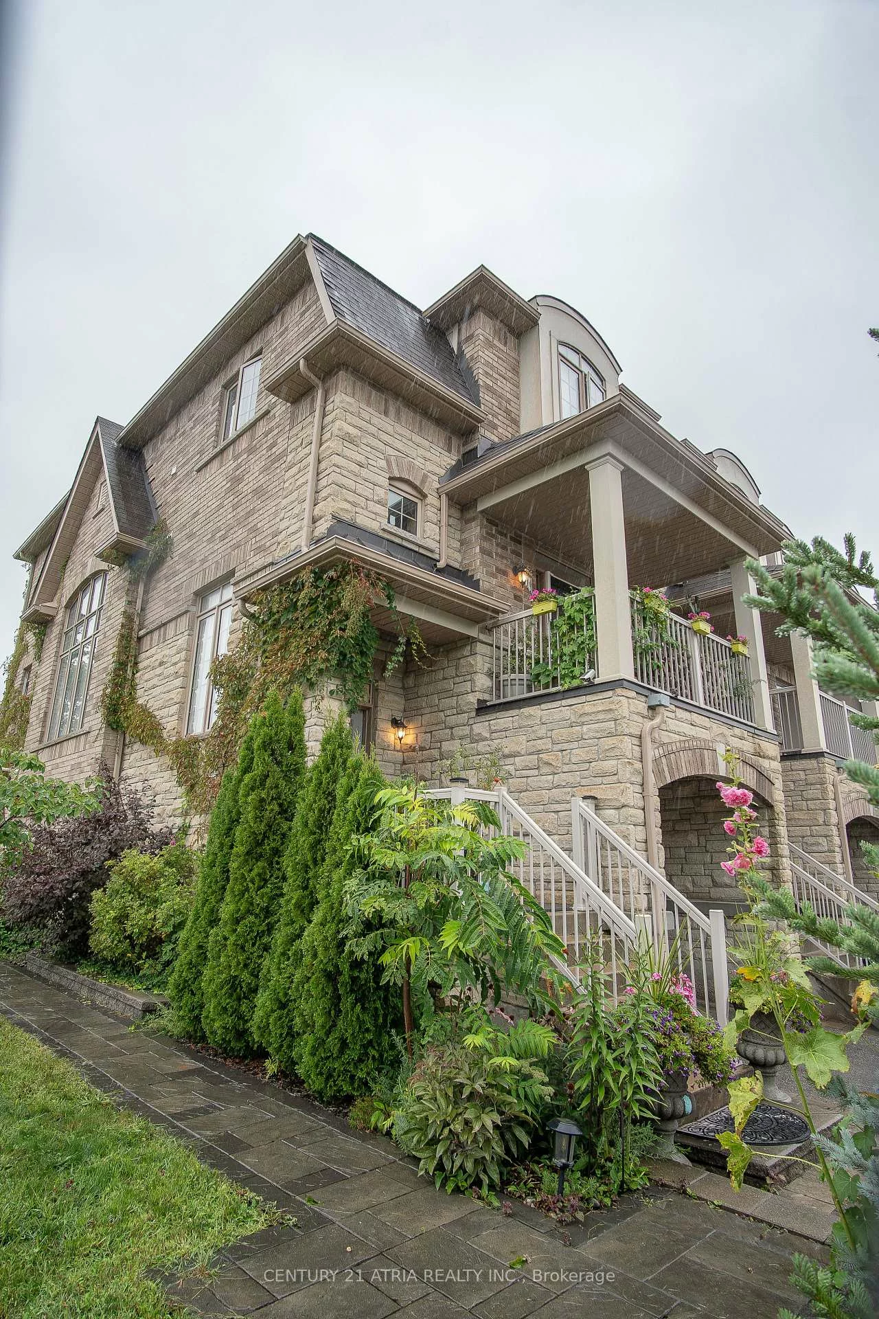 10951, Woodbine, Victoria Square, Markham
