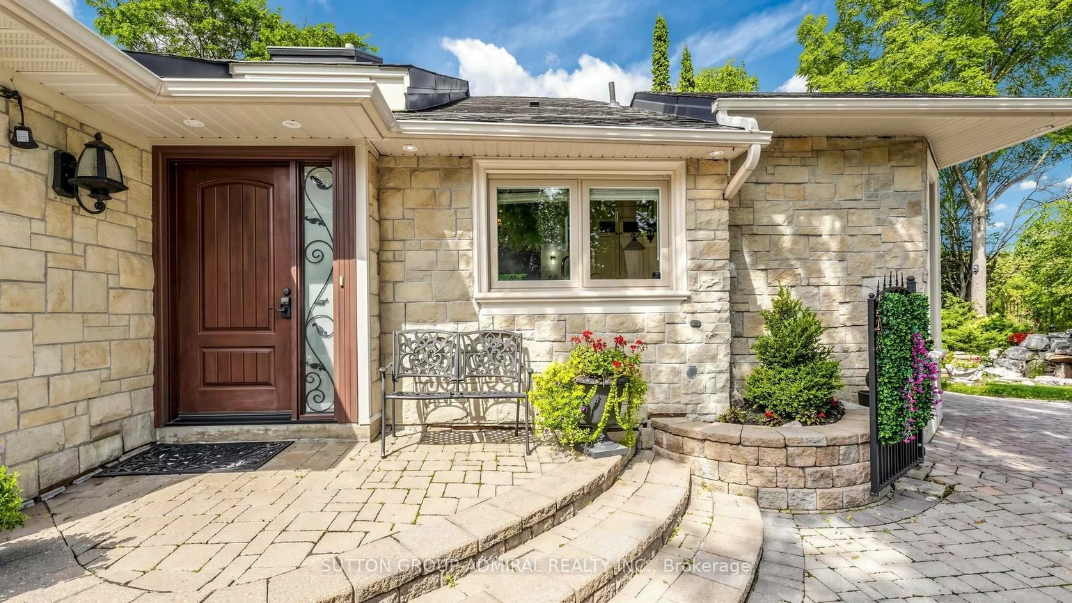 12, Saunders, Aileen-Willowbrook, Markham