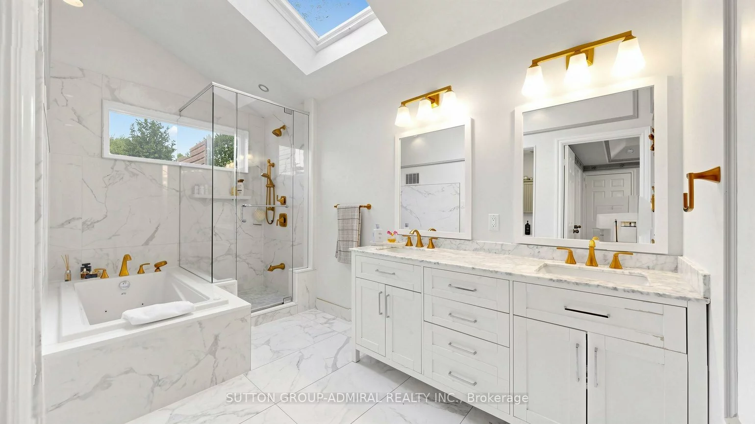 12, Saunders, Aileen-Willowbrook, Markham